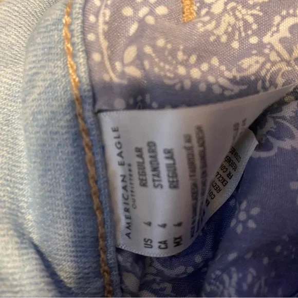 American Eagle Outfitters Light Blue Denim (EUC) - Picture 5 of 5